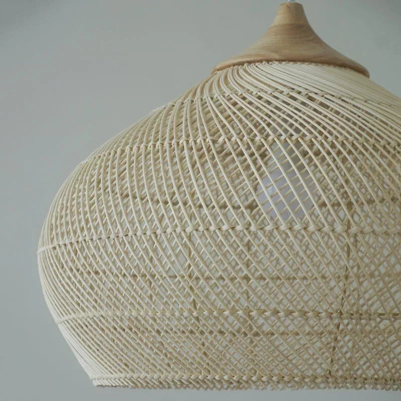 Luminária pendente Wabi Sabi feita à mão em rattan (50cm)