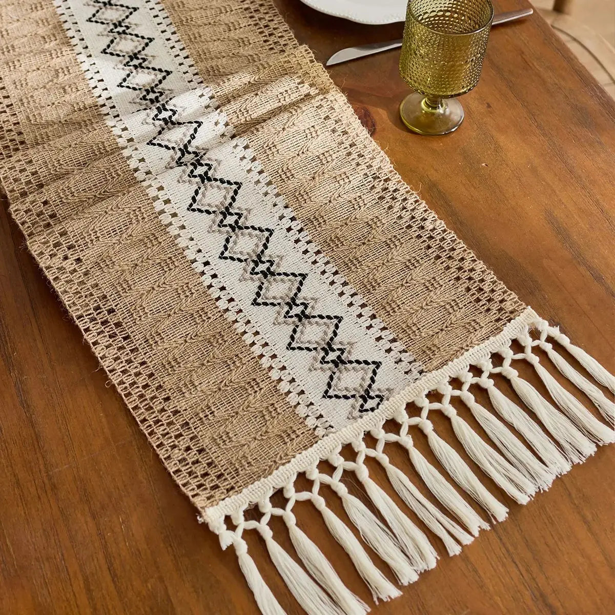 Caminho de mesa boho em macramê para decoração de casa com bordas, longo